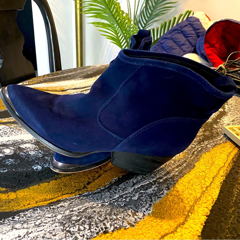 Blue suede 9 booties - Picture 1 of 7